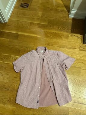 Faherty Short-Sleeve Button-Down Shirt in Light Pink Geo